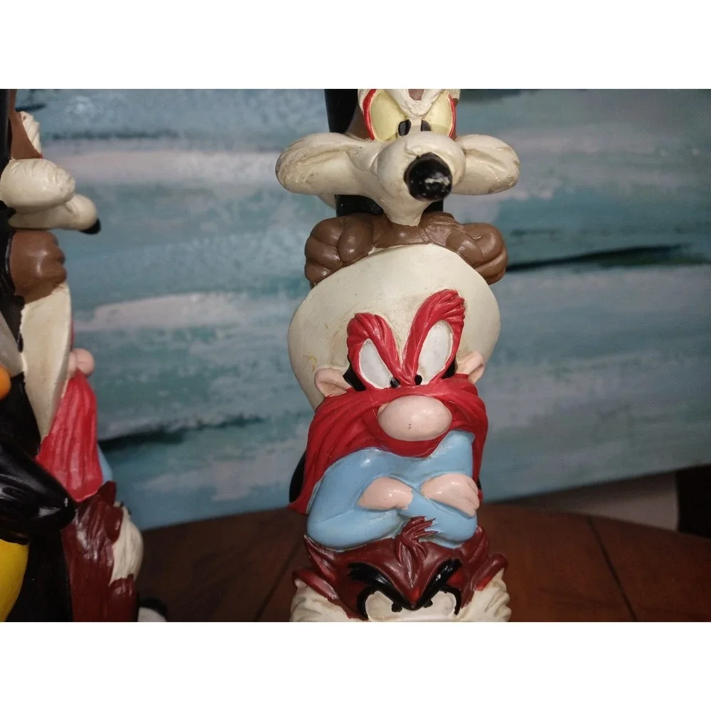 Vintage Looney Tunes Totem Candle Stick Holders 1995 Warner Bros Store-Set of 2 - Picture 10 of 12